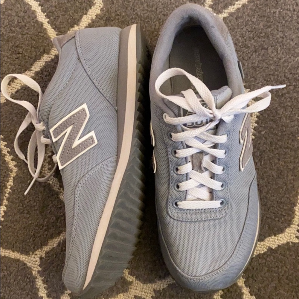 501 New Balance tennis shoes